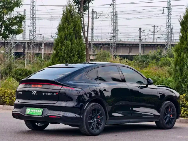 IM Motors LS6 — Фото автомобиля 6