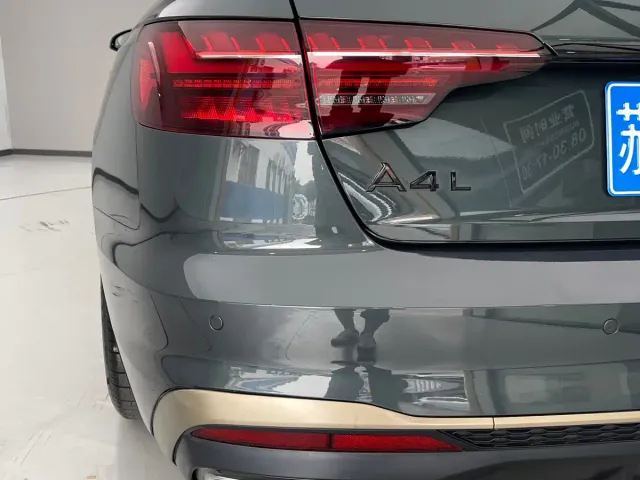 Audi A4L — Фото автомобиля 9