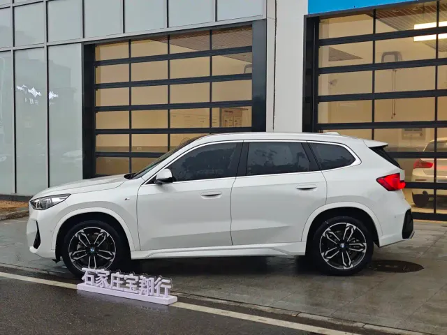 BMW X1 — Фото автомобиля 4
