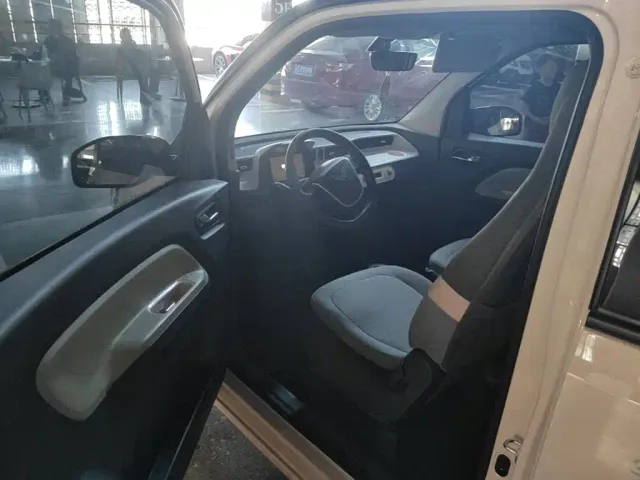Wuling Hongguang Mini EV — Фото автомобиля 12