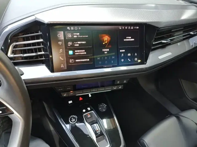 Audi Q4 e-tron — Фото автомобиля 12