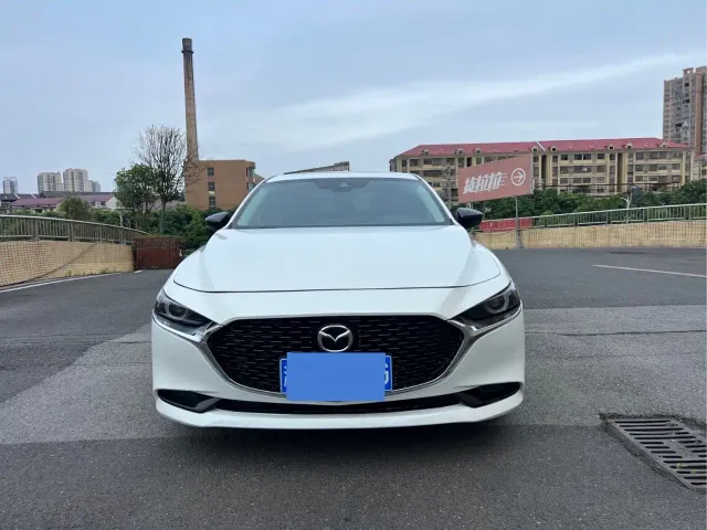 Mazda Axela — Фото автомобиля 2
