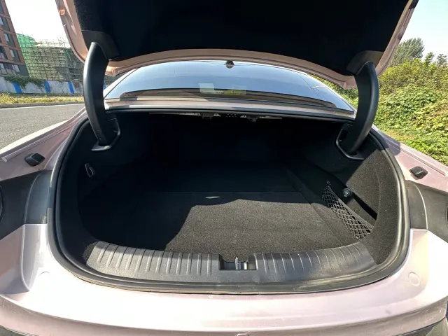 Xiaomi SU7 — Фото автомобиля 26