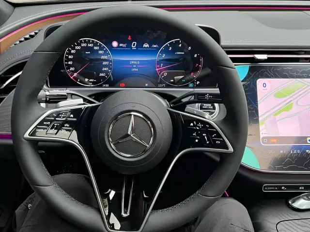 Mercedes-Benz E-Class — Фото автомобиля 5