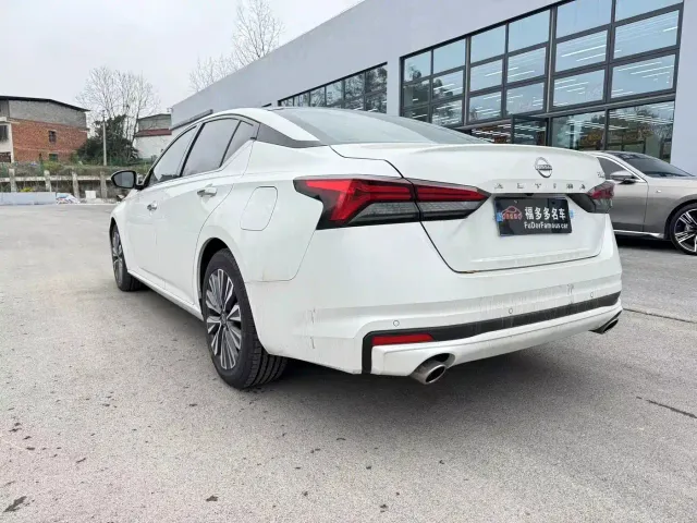 Nissan Teana — Фото автомобиля 7