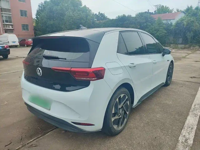 Volkswagen ID.3 — Фото автомобиля 4