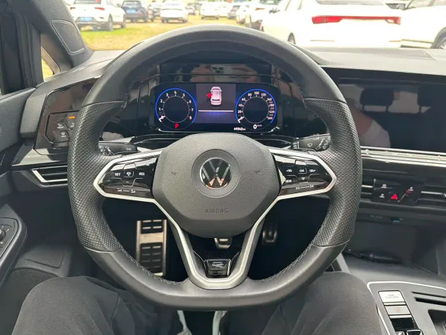 Volkswagen Golf — Фото автомобиля 12