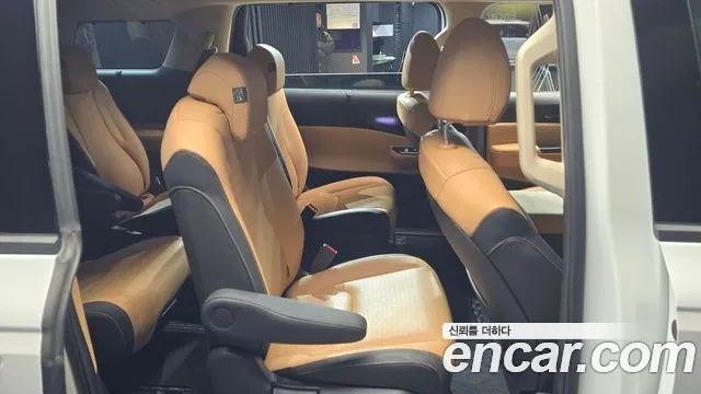 Kia Carnival Generation 4 — Фото автомобиля 12