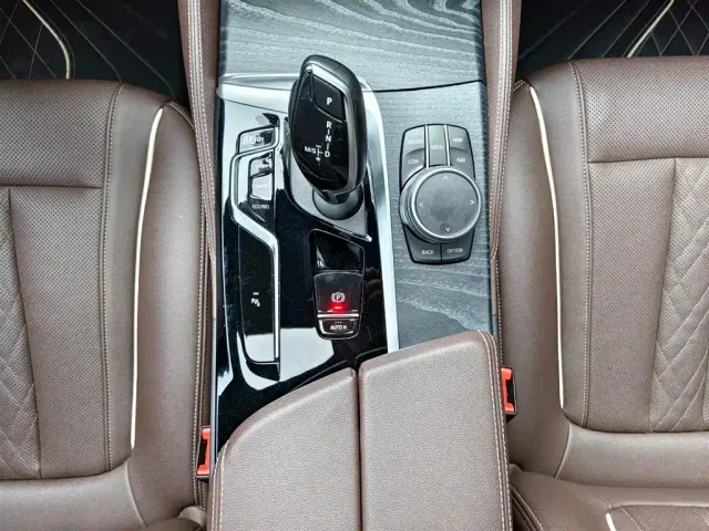 BMW 5 Series — Фото автомобиля 7