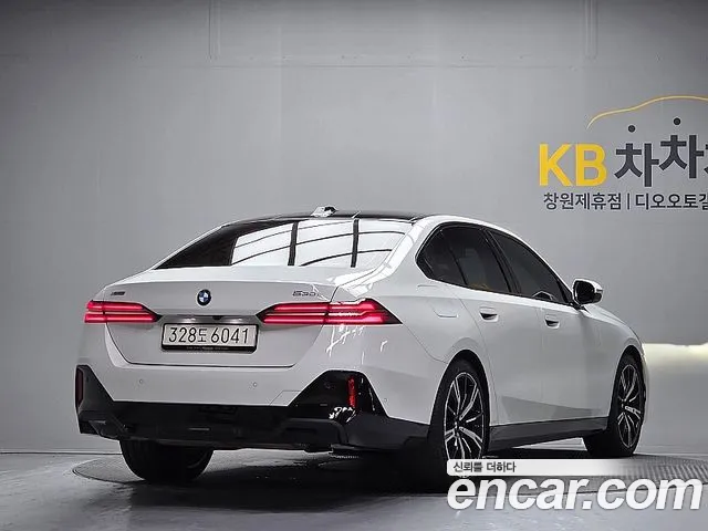 BMW 5-Series 5 серия (G60) 530i xDrive M Sport — Фото автомобиля 6