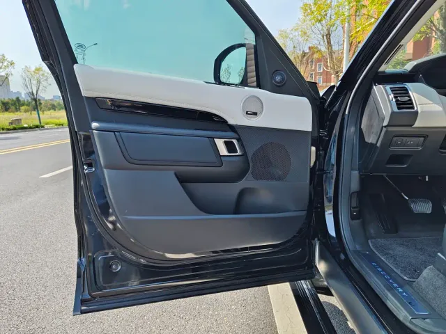 Land Rover Discovery — Фото автомобиля 23