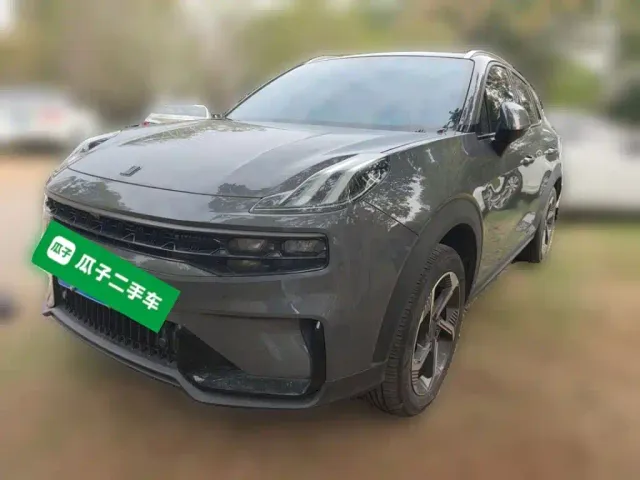 Фотография автомобиля — Lynk & Co 06