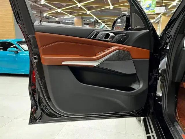 BMW X7 — Фото автомобиля 8