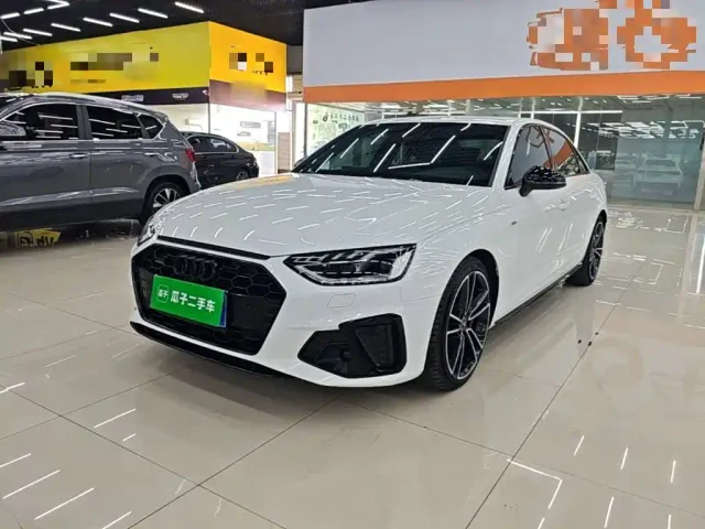 Фотография автомобиля — Audi A4L