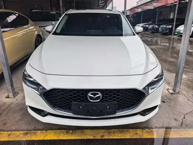 Mazda Axela — Фото автомобиля 2