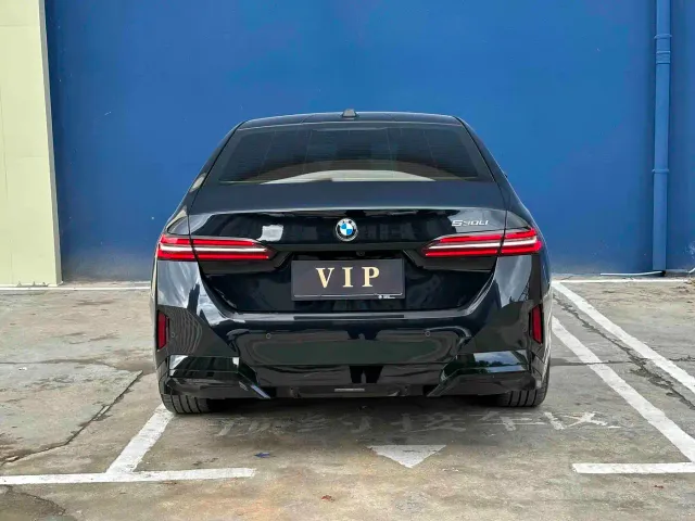 BMW 5 Series — Фото автомобиля 8