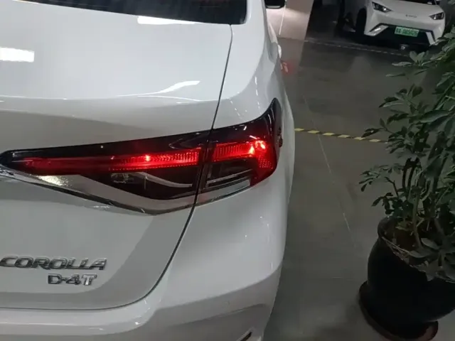 Toyota Corolla — Фото автомобиля 7