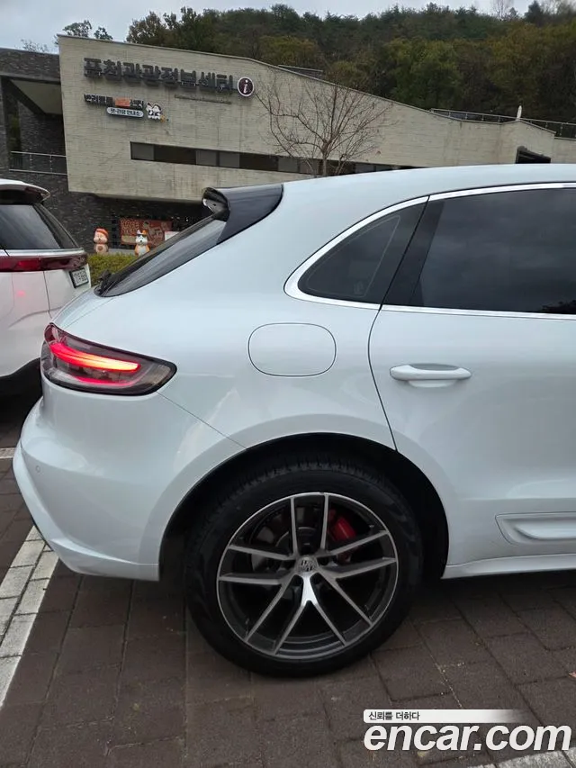 Porsche Macan — Фото автомобиля 14