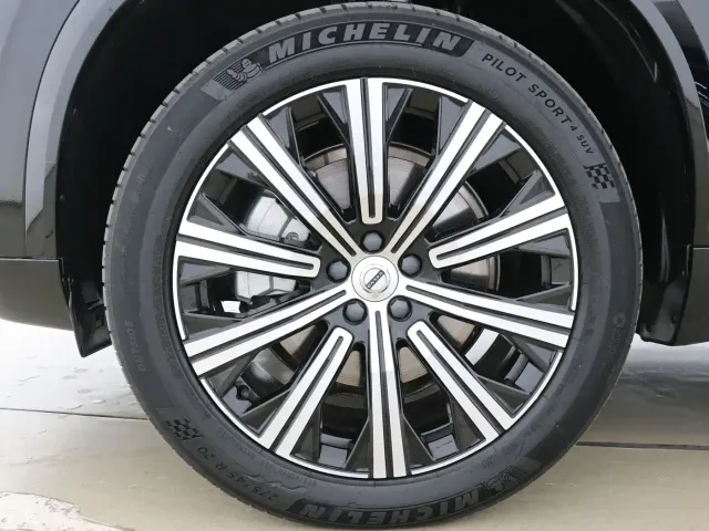 Volvo XC90 — Фото автомобиля 6