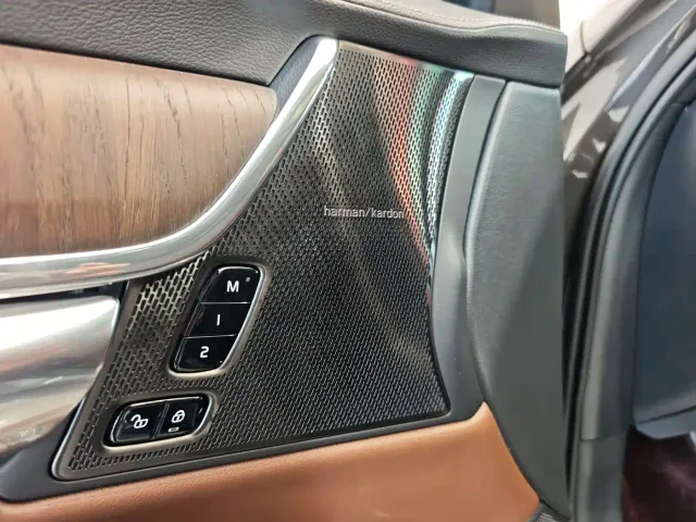Volvo S90 — Фото автомобиля 12