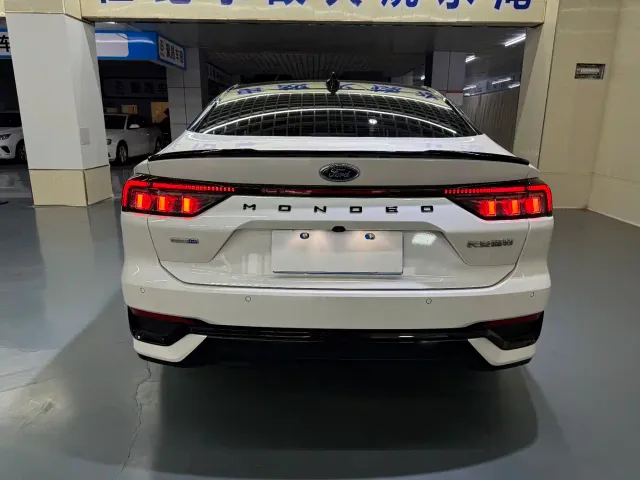Ford Mondeo — Фото автомобиля 9