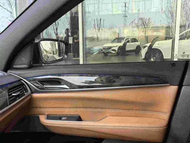 BMW 6 Series Gran Turismo — Фото автомобиля 12