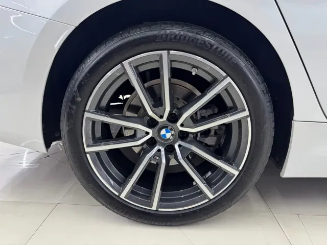 BMW BMW 3 Series 2023 320Li M Sport Package — Фото автомобиля 15
