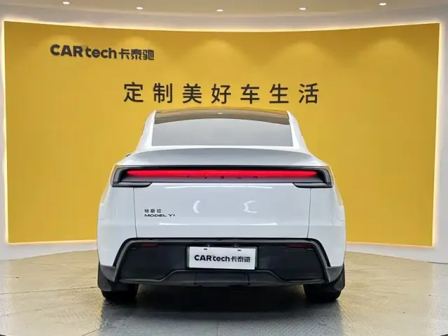 Tesla Model Y — Фото автомобиля 5