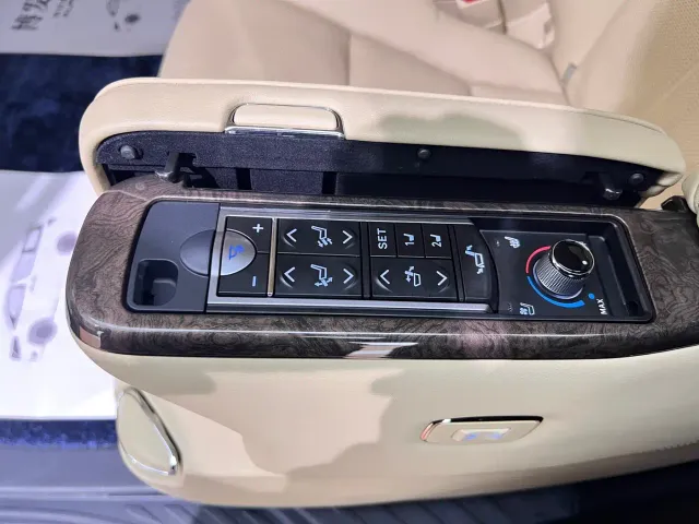 Toyota Vellfire — Фото автомобиля 14