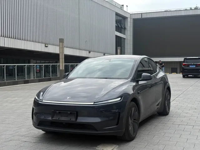 Фотография автомобиля — Tesla Model Y