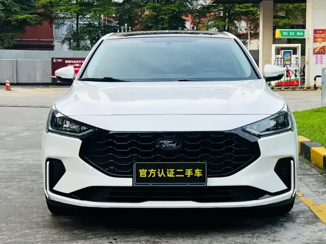 Ford Focus — Фото автомобиля 2