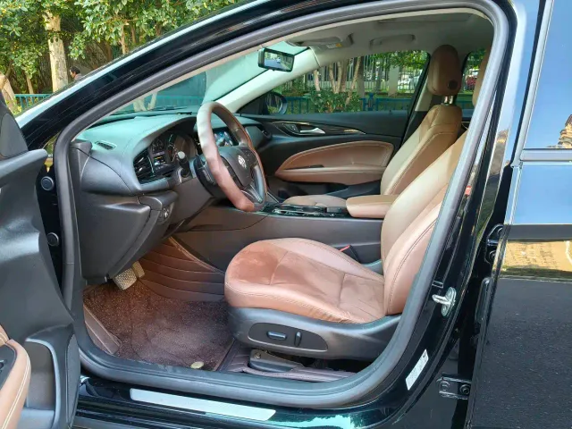 Buick Regal — Фото автомобиля 9
