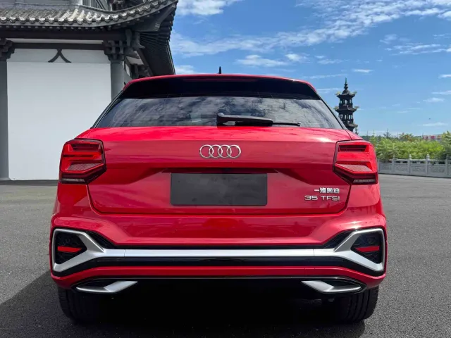 Audi Q2L — Фото автомобиля 5