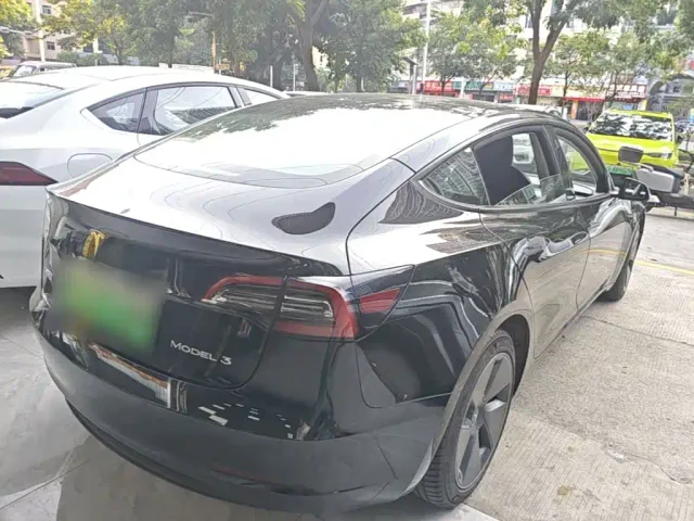 Tesla Model 3 — Фото автомобиля 6