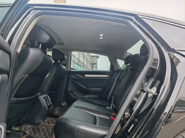 Honda Accord — Фото автомобиля 6