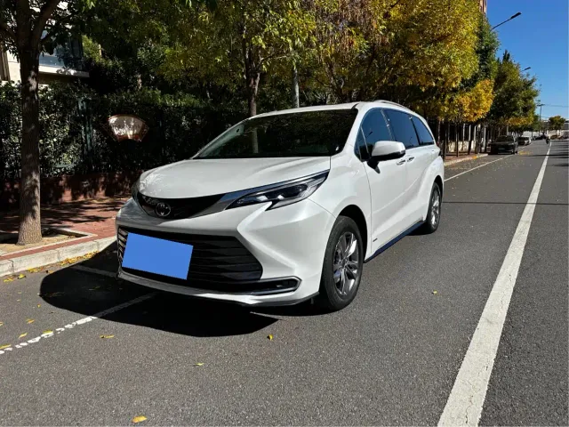 Фотография автомобиля — Toyota Sienna