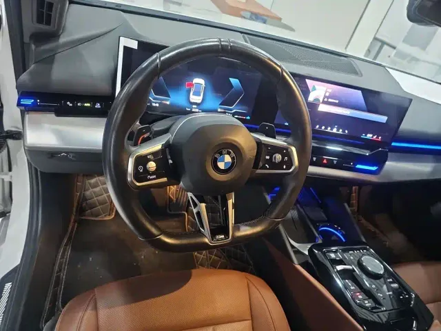 BMW 5 Series — Фото автомобиля 5