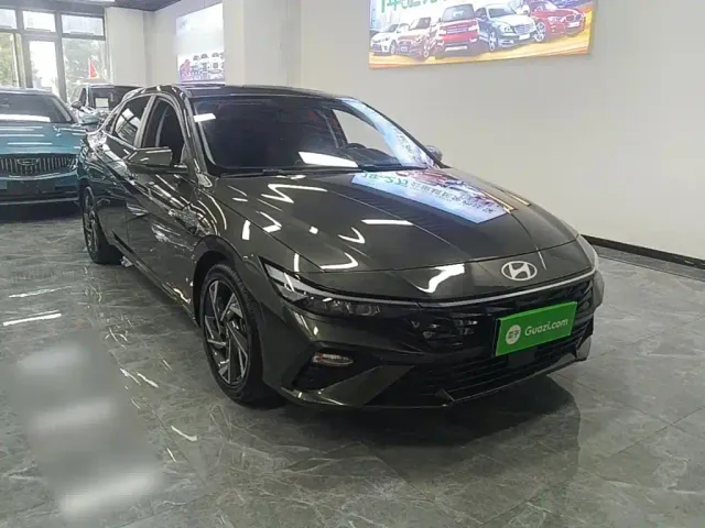 Hyundai Elantra — Фото автомобиля 3