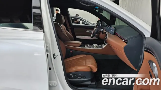 Genesis GV70 2.5T Бензин AWD — Фото автомобиля 9