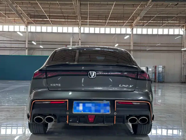 Changan UNI-V — Фото автомобиля 5
