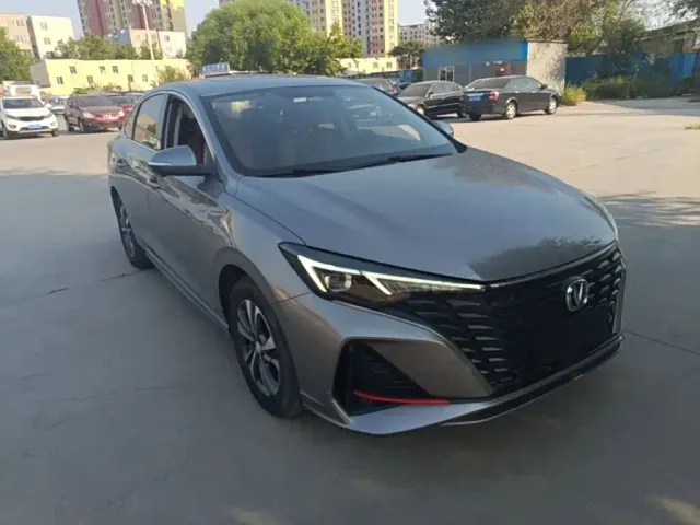 Changan Eado — Фото автомобиля 3