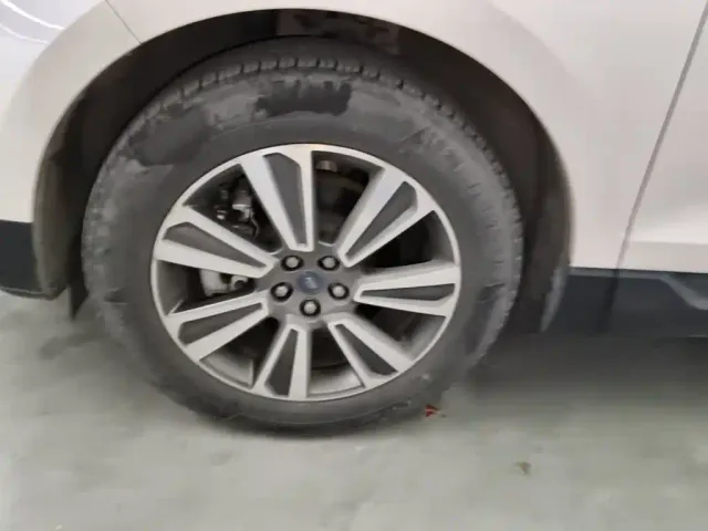 Ford Edge — Фото автомобиля 22