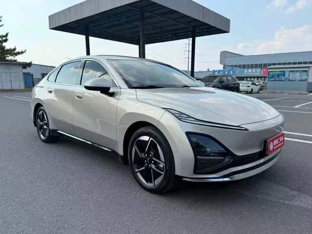 Wuling Starlight — Фото автомобиля 3