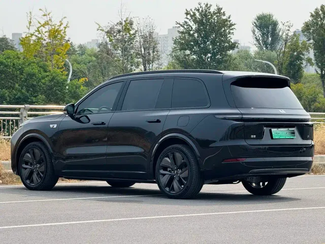 Li Auto L9 — Фото автомобиля 15