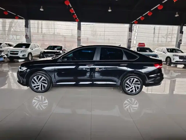 Volkswagen Lavida — Фото автомобиля 12