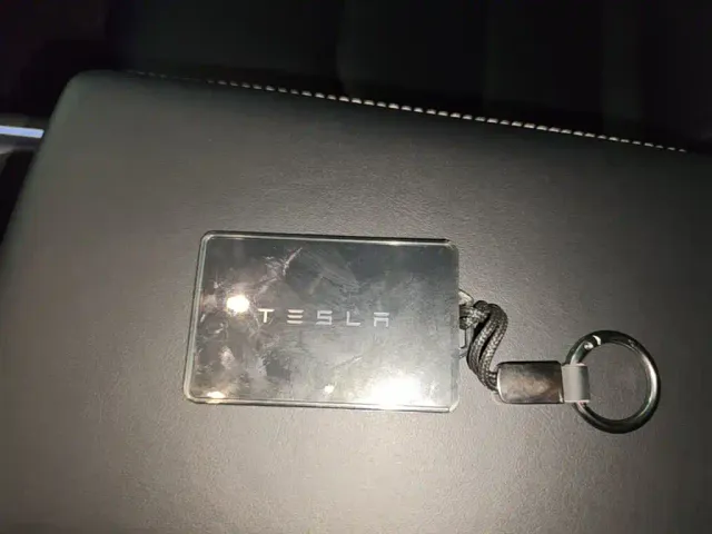 Tesla Model Y — Фото автомобиля 8