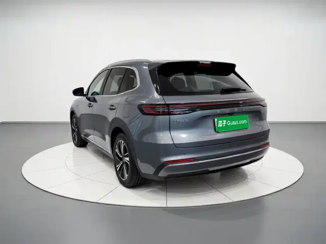 Geely Galaxy Starship 7 EM-i — Фото автомобиля 5