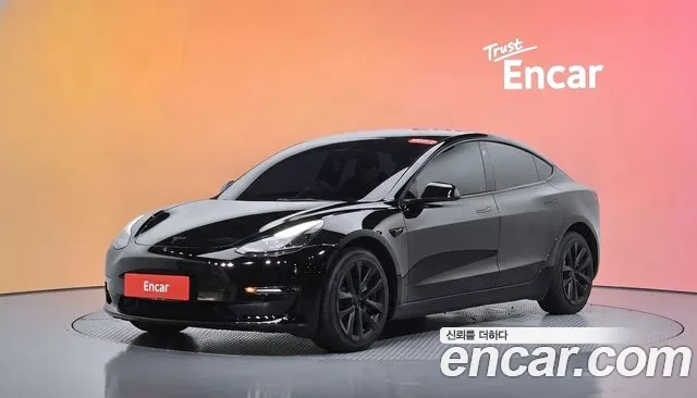 Фотография автомобиля — Tesla Model 3