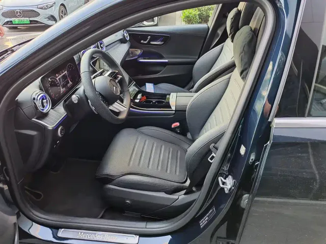 Mercedes-Benz C-Class — Фото автомобиля 4