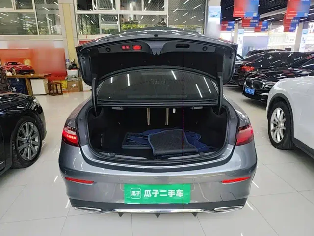 Mercedes-Benz E-Class — Фото автомобиля 18